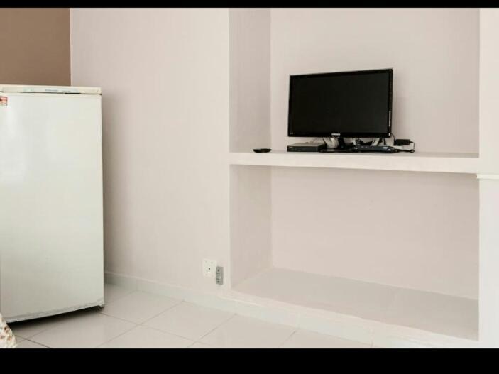 Apartament Pequeno E Aconchegante Meia Quadra Da Praia Guarujá Zewnętrze zdjęcie